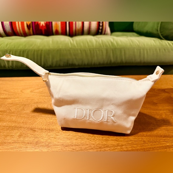 Dior Bridal "Yes I Do" Cream Cosmetic Bag. New. In Holiday box. GWP - Picture 5 of 10